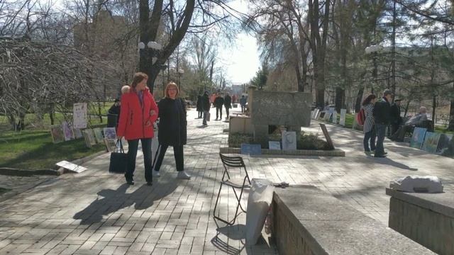 Влог: Прогулка по бульвару Пушкина ♥️ Наши художники/ Детский городок/ Кормим голубей ♥ Mila Bali смотреть онлайн