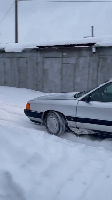 Даже если нет Quattro Ауди едет отлично смотреть онлайн