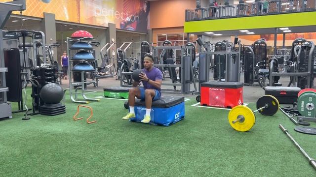 Seated Med Ball Vertical Jump + Vertical Throw смотреть онлайн