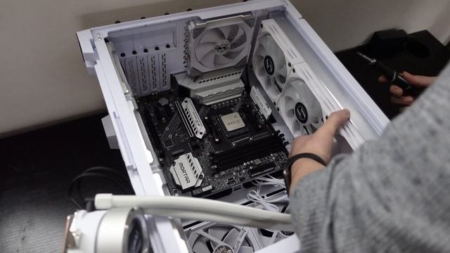 Lian Li 011 Mini RTX 3080 TIME LAPSE BUILD смотреть онлайн