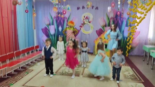 8 Марта в детском саду – самый трогательный, нежный и удивительный праздник.