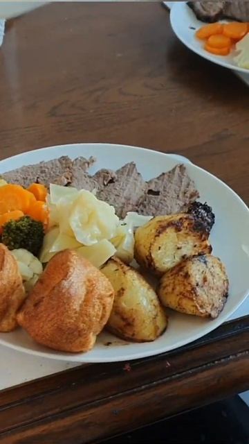 British Sunday Roast Dinner | Roast Beef | #shorts