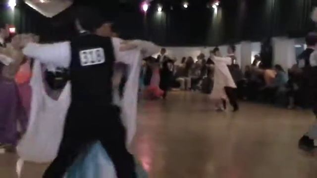 Brown Ballroom 2011 Silver waltz quarter final.MOD смотреть онлайн