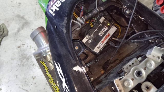# 6103 Starting Wrecked 2004 Kawasaki ZX10R with 6,699 Miles смотреть онлайн