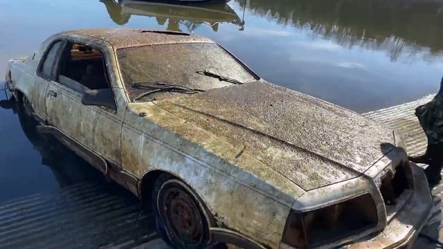 Scuba Diver Found 25 Year Old Stolen Car Deep In The River! (Live Recovery) смотреть онлайн