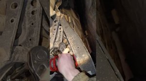 wv jetta 5 снятие заднего рычага независимой подвески.(серповидного)