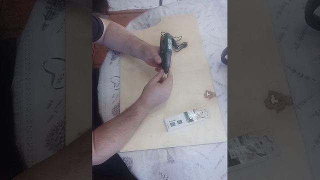 Клеевая аккумуляторная ручка Bosch смотреть онлайн