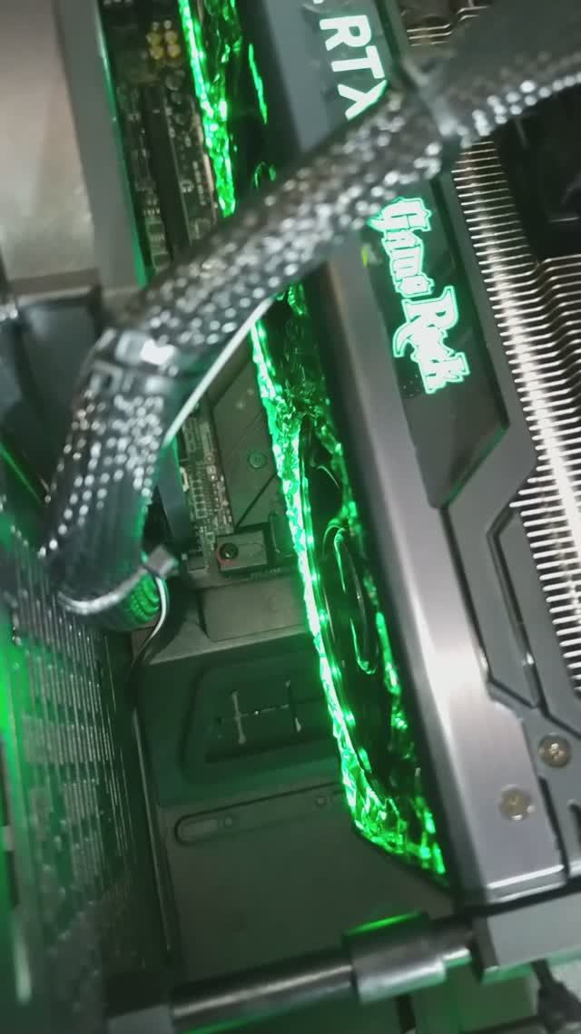 Особенный держатель видеокарты из корпуса Lian Li LANCOOL III. Как его ставить и зачем? смотреть онлайн