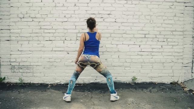 Vika Egozza - booty dance смотреть онлайн