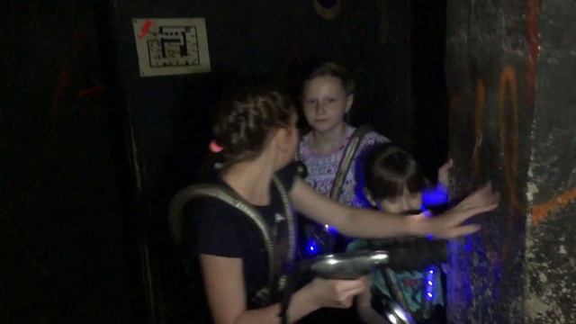 2021 15 250 2021 04 10 Anastasia s birthday party with friends in Laser Tag смотреть онлайн