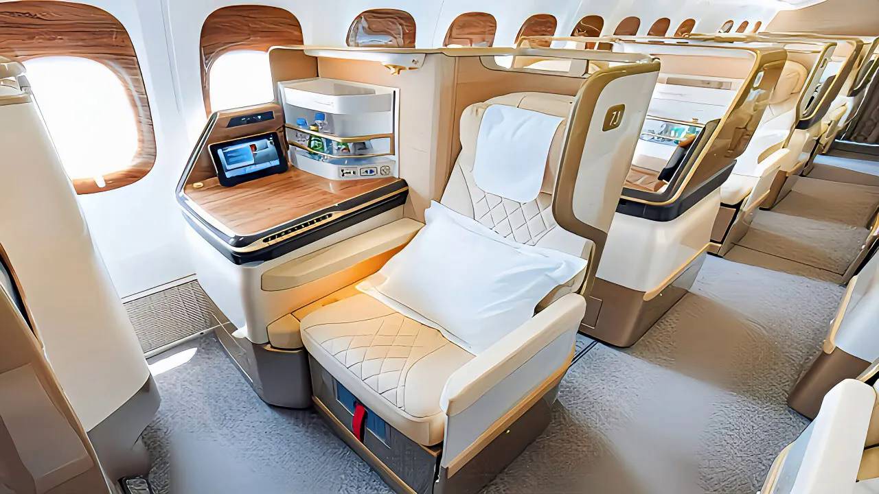 Emirates Business Class Flights ｜ New Boeing 777-300ER Vs Airbus A380 ｜ Tokyo To Barcelona