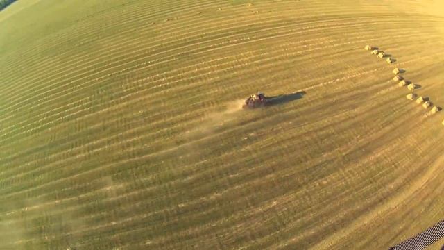 полет над уборкой уражая, впечатление Мамы! смотреть онлайн