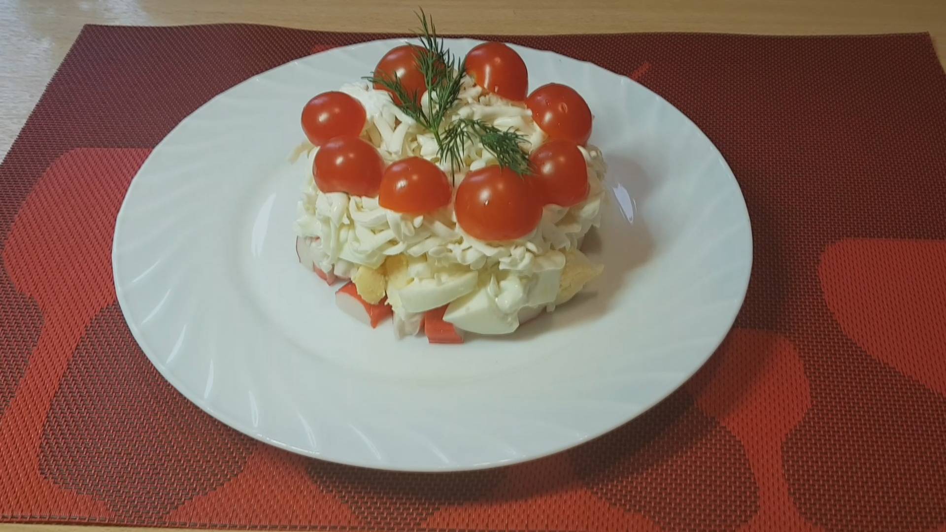 Крабовый слоеный салат с интересной подачей!!! смотреть онлайн