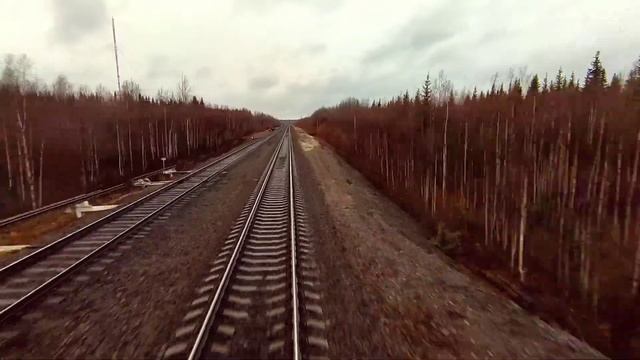 Гиперлапс в движении поезда. Вид из кабины машиниста. смотреть онлайн