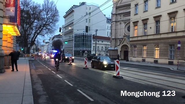 🇦🇹 Ambulance & Police (Polizei) in Vienna 👮♀️🚨 смотреть онлайн
