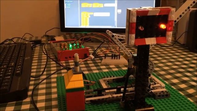 Control gPIO - Part 2 - Level Crossing Lego Technic - Raspberry Pi - Scratch control смотреть онлайн
