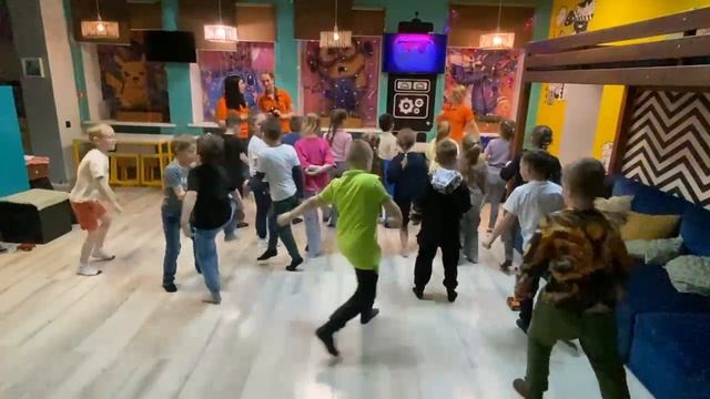 12 школа 1б Гудзон