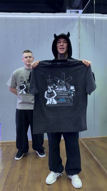 Подготовили для вас памятные футболки. Ищите пункты продажи на площадках до начала концерта! смотреть онлайн