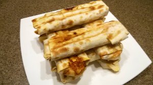 Шаурма с курицей - просто, быстро и вкусно. Рецепт - самая вкусная шаурма в домашних условиях.