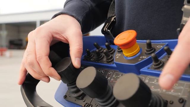 Роботы-уборщики самолетов – прогресс, экология и экономия бюджета смотреть онлайн