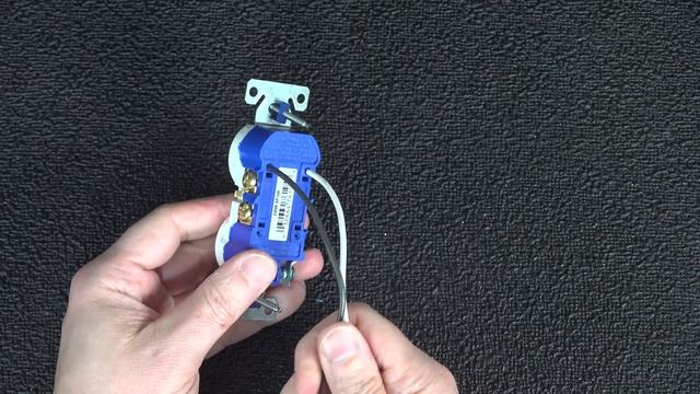 BEWARE Of These 3 Common Wiring Mistakes On Outlets & Switches смотреть онлайн