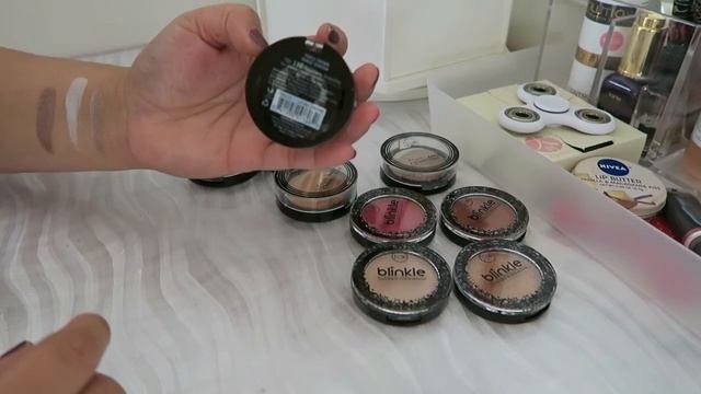 JCAT BEAUTY SHADOW SWATCH смотреть онлайн