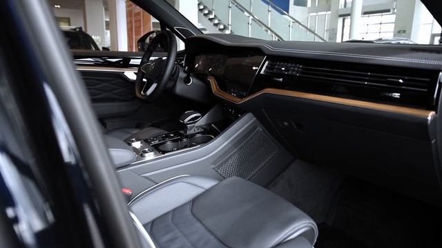Volkswagen Touareg III смотреть онлайн