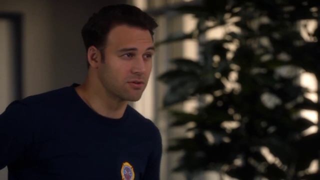 9-1-1 5x06 Bobby and Athena, Buck and Eddie Hen+ Ravi смотреть онлайн