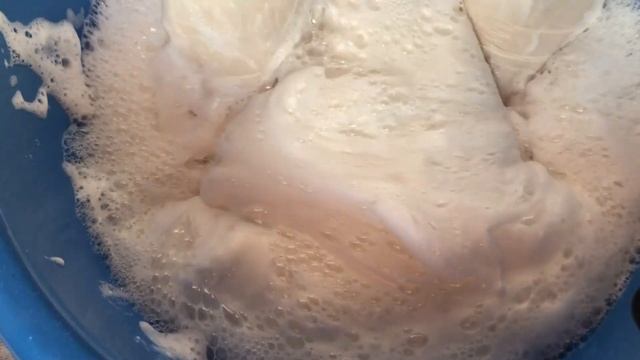 ASMR/Soaked soap/Squeezing soap sponges/Rinse sponges/Foam hiss смотреть онлайн