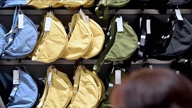Uniqlo sues Shein for allegedly copying its viral shoulder bag смотреть онлайн