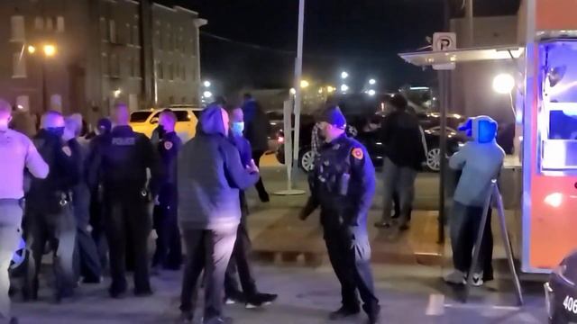 Code 3 Lots of Cops смотреть онлайн