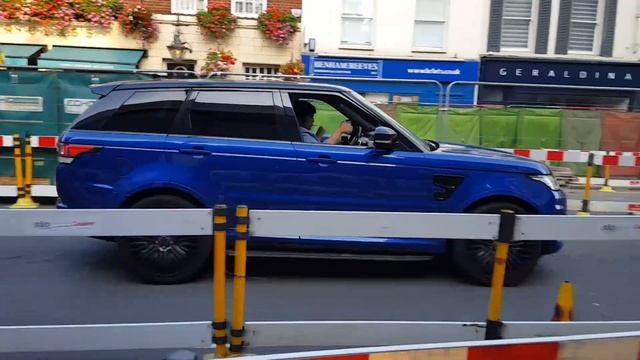 ARAB gives Thumbup before Accelerating his RANGE ROVER SVR Brutal Accelerations&Exhaust Sound смотреть онлайн