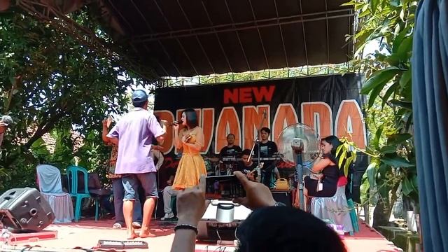 Tiara Amora live Sukodadi Lamongan New DIVANADA смотреть онлайн