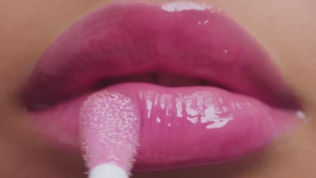 Guerlain - Kiss Kiss Bee Glow (2025)