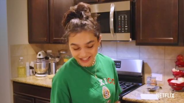 Bake Apple Crumble Pie With Paulina 🥧 Ashley Garcia | Netflix After School