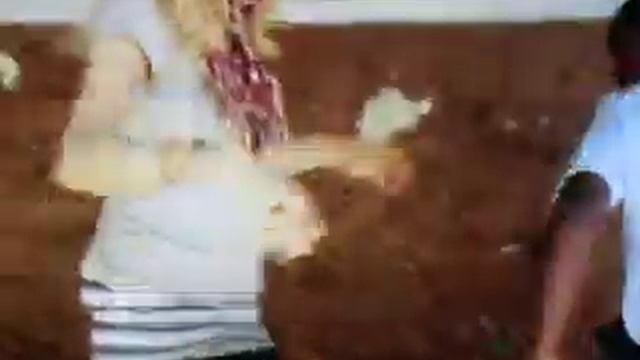 I Anna Vissi Xoreuei Me Ta Paidia Tis Kenyas 16/11/11