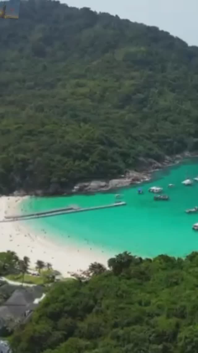 Тайланд, остров Пхукет, берег, где отдыхали в полном составе семья Брэд Питт - Джоли🏝️ смотреть онлайн