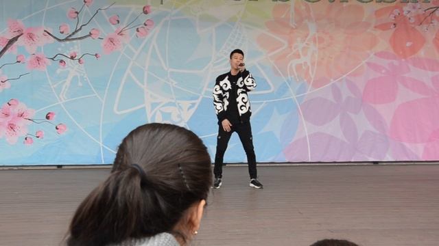 Райым Сенбек DENCE live смотреть онлайн