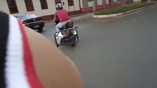 Passeio de cbx 750 por Monte Carmelo смотреть онлайн