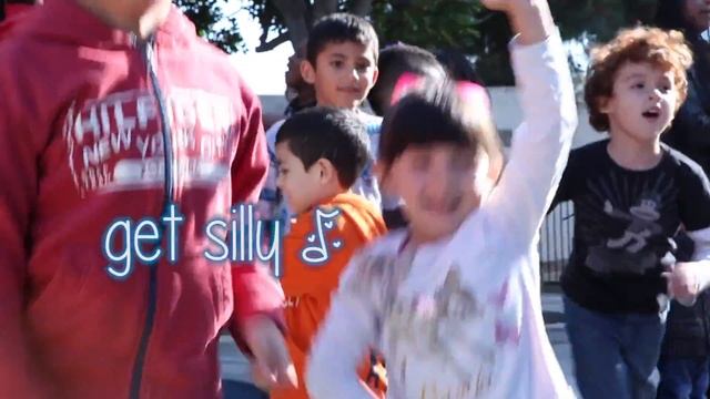 Daily Dance Break (The Children's Courtyard) смотреть онлайн