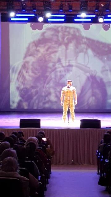 вот так, кое где, поздравляют с 8 марта. this is how, in some places, they congratulate on March 8 смотреть онлайн