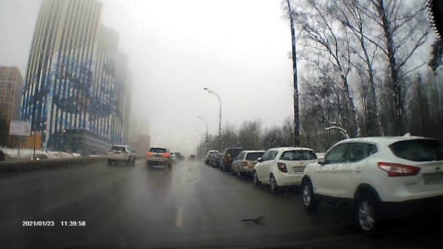 Как в мою МАШИНУ чуть не прилетела ЛОПАТА смотреть онлайн