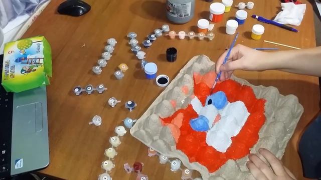 картина на яичном лотке смотреть онлайн