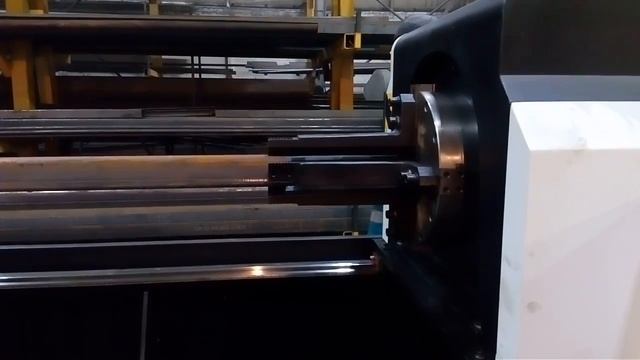 Лазерная резка профильной квадратной трубы смотреть онлайн