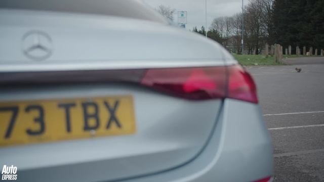 Mercedes E-Class review – no big batteries in sight, and all the better for it смотреть онлайн