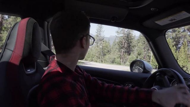 Hot Hatch With Character? - 2019 MINI Cooper JCW Review смотреть онлайн