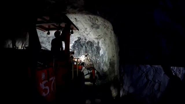 "Подземный город" 700метров под землёй..
Дальнегорск. декабрь'24 смотреть онлайн