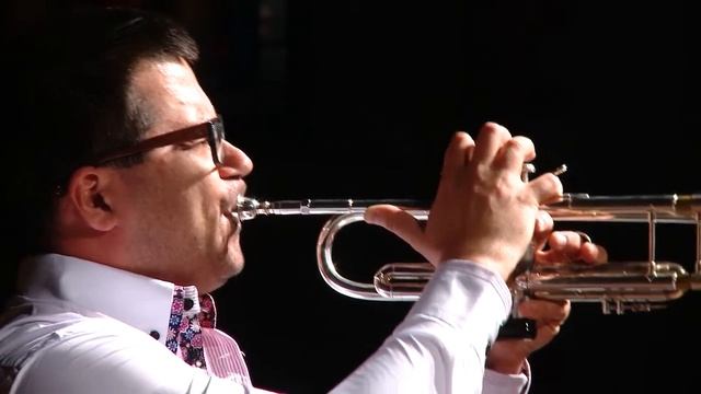 Вячеслав Худяков - труба соло 