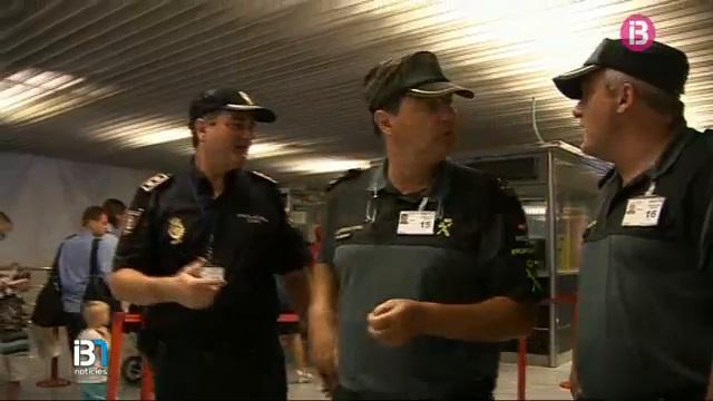 L'aeroport de Palma disposa d'un protocol de sospita d'Ebola смотреть онлайн