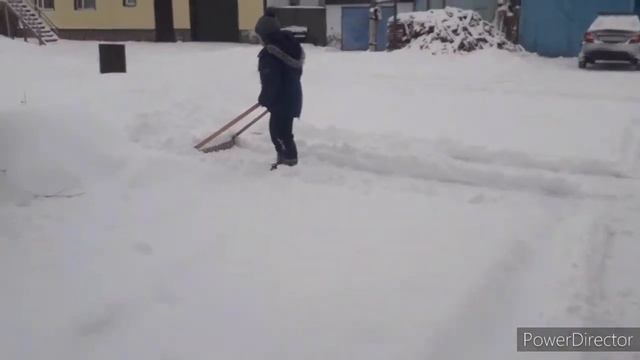 З- й день убираем снег.Разболелись. смотреть онлайн